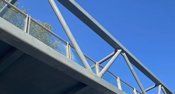 沈陽鋼結(jié)構(gòu)工程公司分享鋼結(jié)構(gòu)焊接質(zhì)量怎么查？鋼結(jié)構(gòu)制作質(zhì)量通病有哪些？